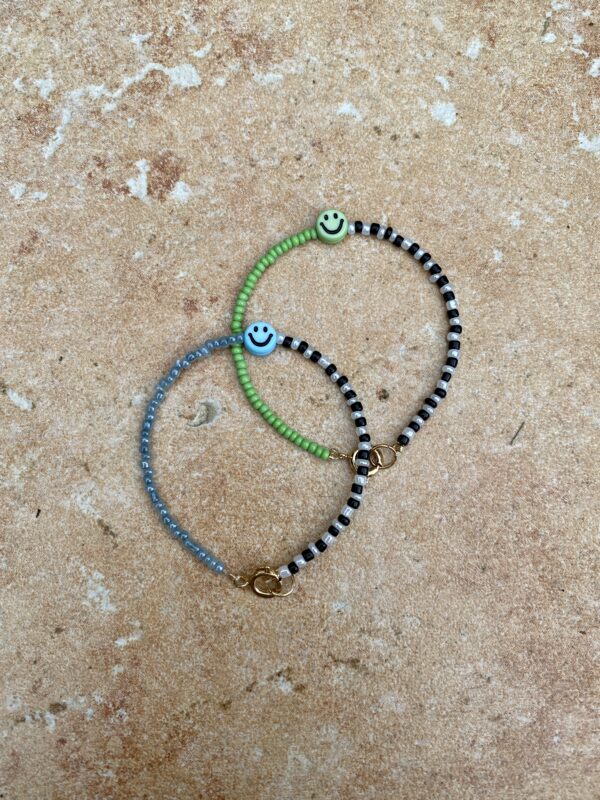 groen/blauw smiley armbandjes